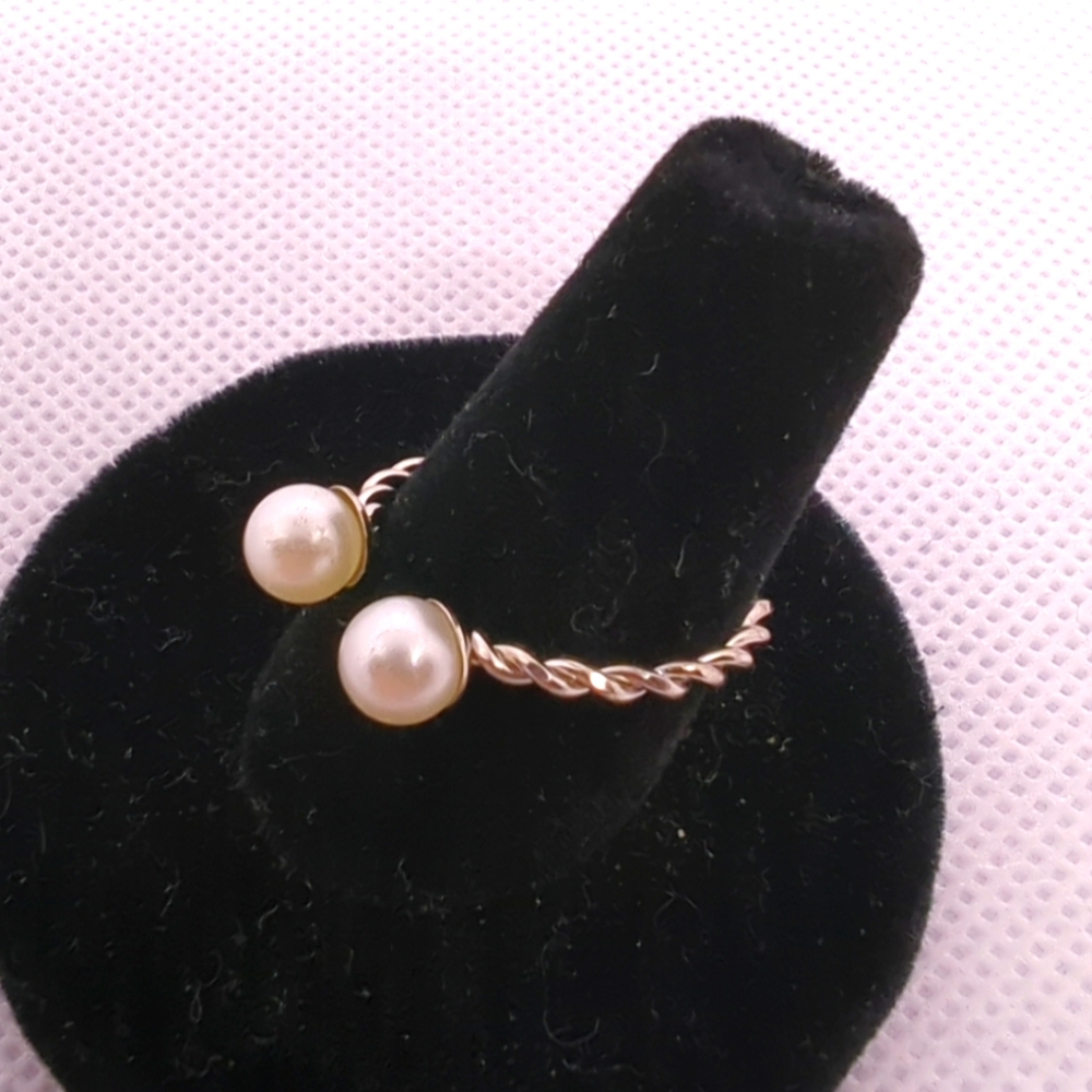 Silver Faux Pearl Open Ring Size 8.5 New without tags - Picture 1 of 5